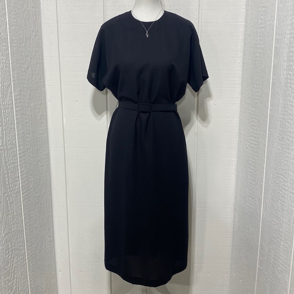 Dresses & Skirts - Sophisticated & classic Vintage midi dress